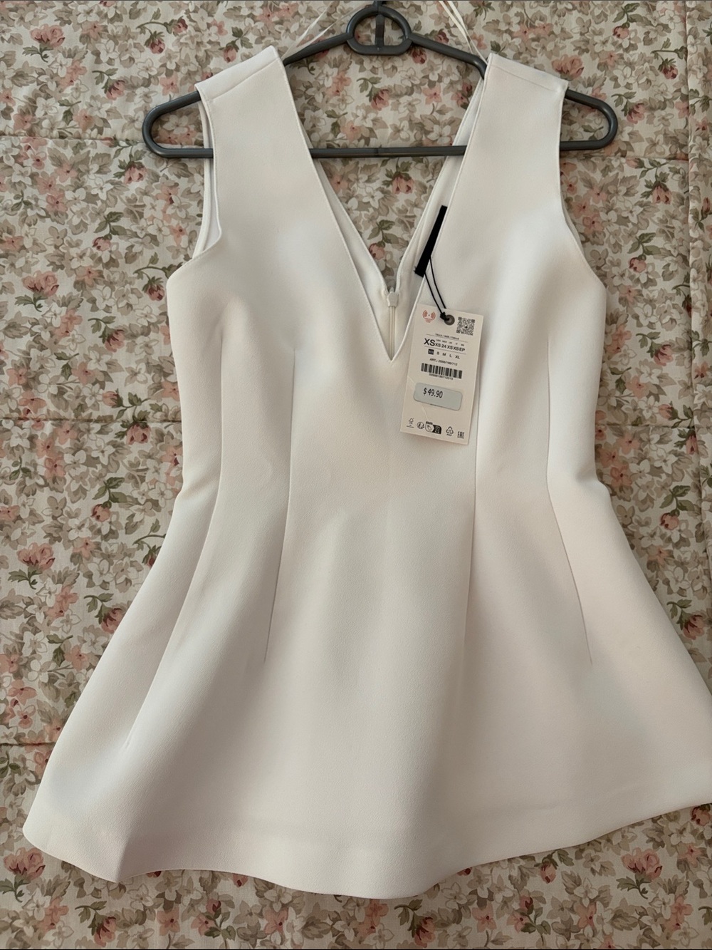 Zara White V-Neck Sleeveless Peplum Top